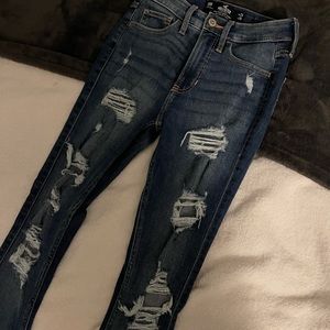 holister ripped jeans